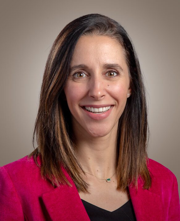 Es profesora del área de Factor Humano y del área de Empresa-Familia. Directora adjunta del Centro de Investigación para Familias de Empresarios (CIFEM)